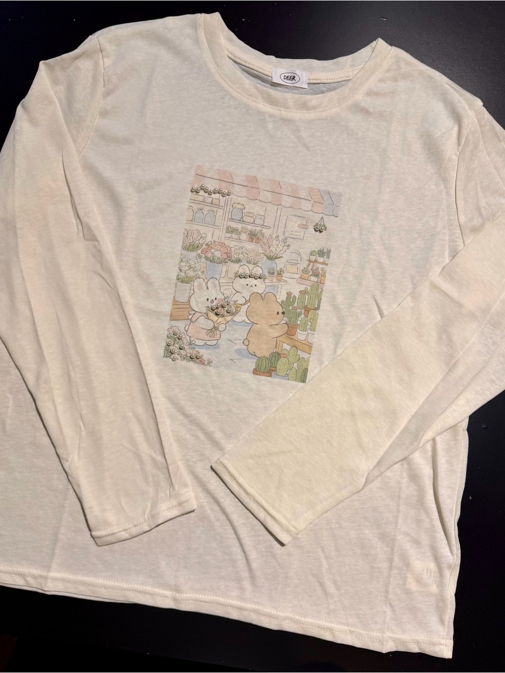 Cream Cute Florist Store Graphic Long-Sleeve Shirt